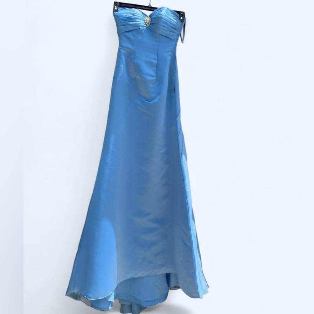 Strapless Formal Dress